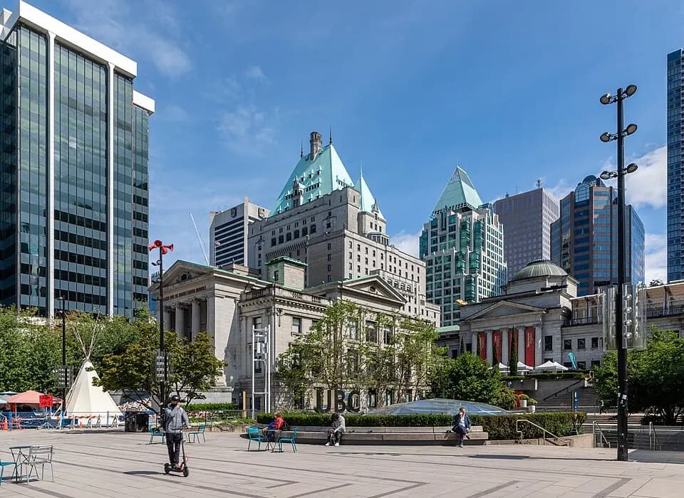 Канада: Vancouver (BC, Canada), Art Gallery -- 2022 -- 1923