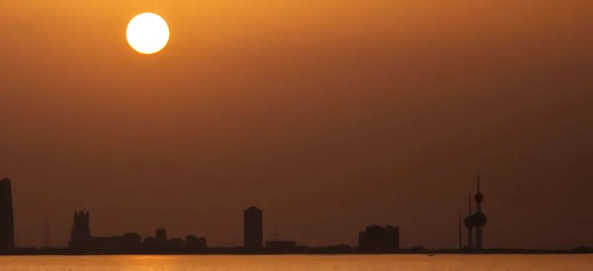 Кувейт: Wikivoyage banner: Sunset over Kuwait City