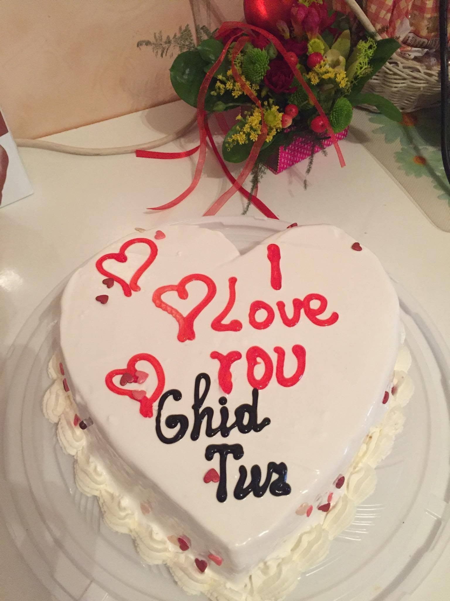 Un salut dulce: „I love you, GhidTur”.